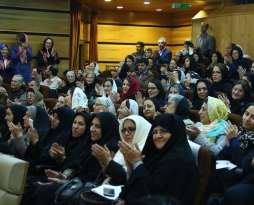 روز اول همایش با من بخوان