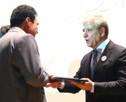 تقدیر از معلمان برگزیده و همکاران برنامه