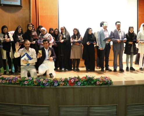 تقدیر از معلمان برگزیده و همکاران برنامه