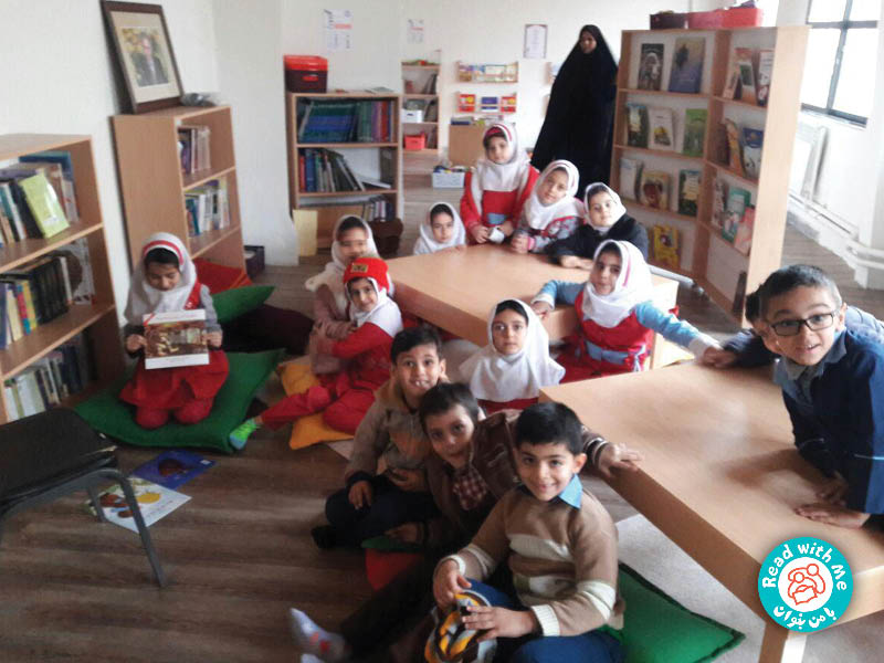 بازدید بچه‌ها از کتابخانه معلم کلایه
