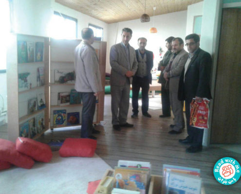 بازدید رئیس اداره آموزش وپرورش معلم کلایه و همراهان از کتابخانه آذر ۹۶