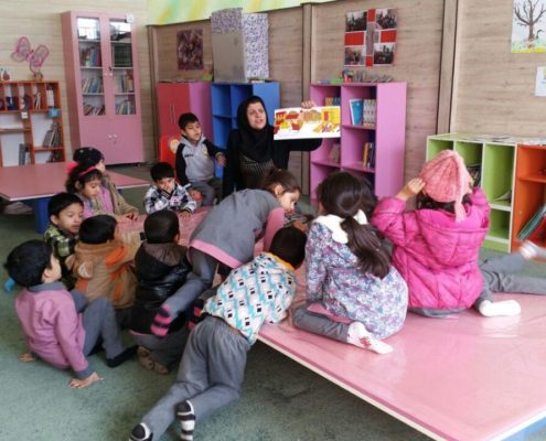 بلندخوانی کتاب خانم زری به گردش می‌رود، اوز، دی 96