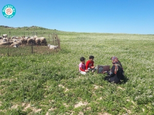 Reading Aloud to nomad children – Read with Me in Kermanshah – March 2019