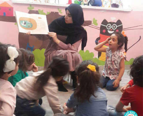 نشست بلندخوانی کتاب آواورزی در کتابخانه کودک‌محور دایان