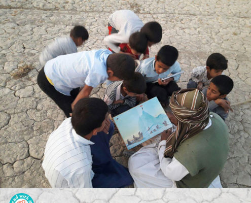کودکان به همراه مرد چوپان به سفر در دنیای کتاب می‌روند